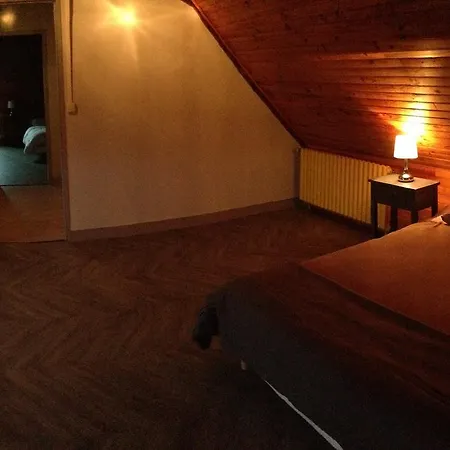 Les Delices De Bed & Breakfast Coulaures